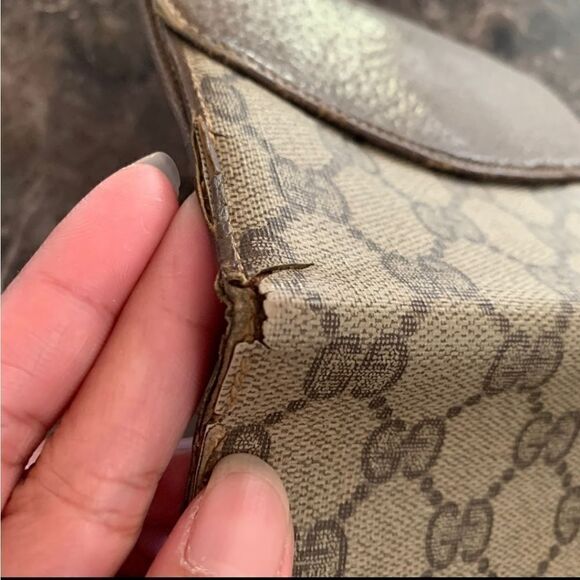 AUTHENTIC VINTAGE GUCCI SMALL BIFOLD WALLET - Picture 7 of 12